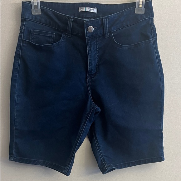 Lee Pants - Women's Size 10 Mid Rise Lee Riders Bermuda Shorts